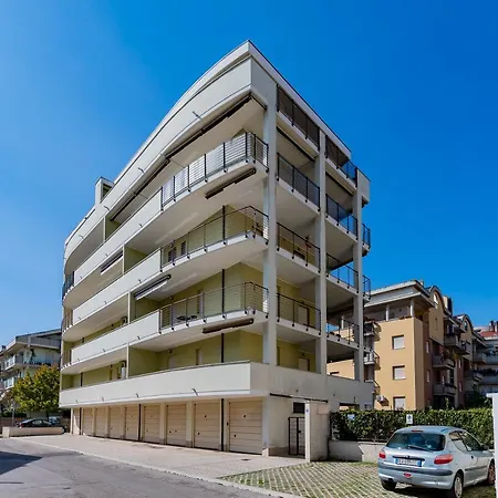 Guesthost - Your Dream In Awaits! Montesilvano Marina