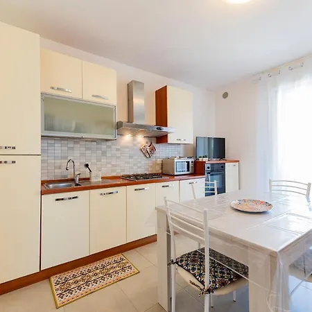 Guesthost - Your Dream In Awaits!