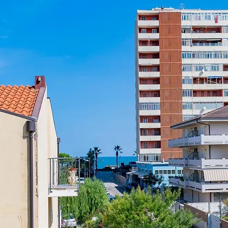 Guesthost - Your Dream In Awaits! Montesilvano Marina