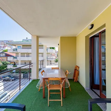 Guesthost - Your Dream In Awaits! Apartament *