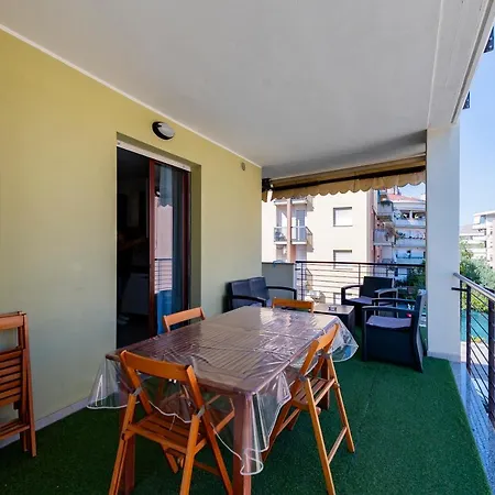 Guesthost - Your Dream In Awaits!