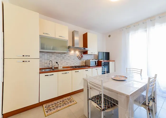 Guesthost - Your Dream In Awaits!