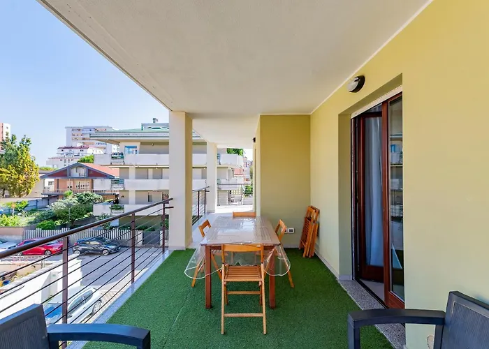 Guesthost - Your Dream In Awaits! Apartman *