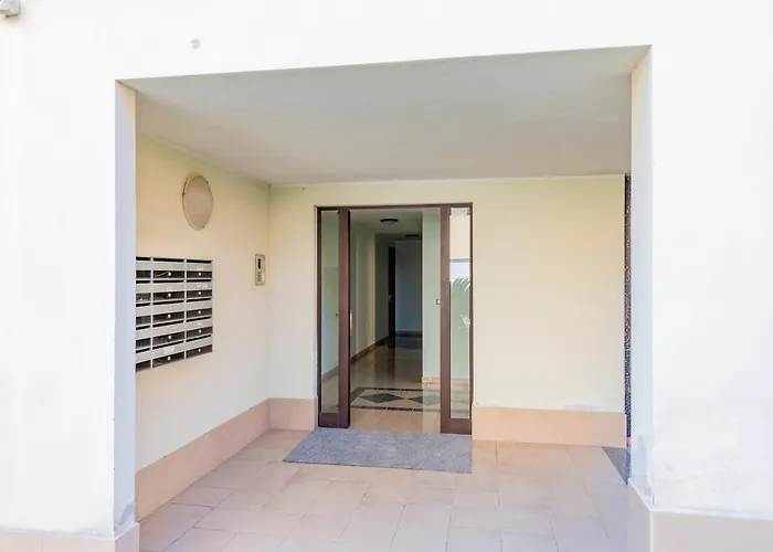 Guesthost - Your Dream In Awaits! *